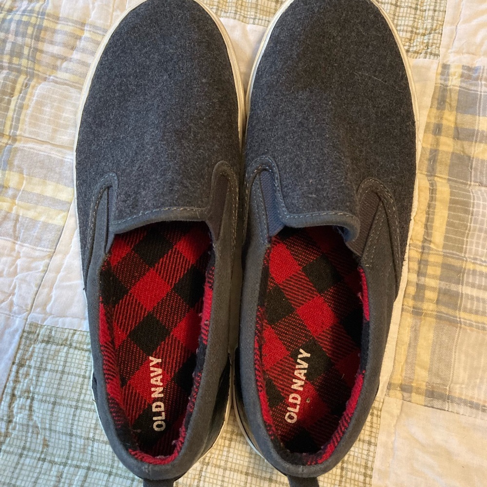 Kids old navy slip on shoes